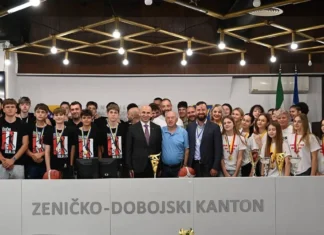 Vlada ZDK nastavlja ulagati u sport: Pivić i Mušija primili šampione BiH iz Zenice (FOTO)