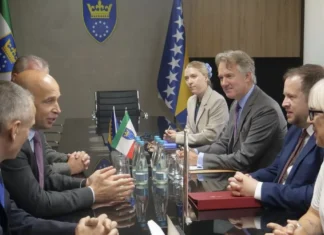 Britanski ministar Stephen Doughty posjetio Zeničko-dobojski kanton: Jačanje saradnje u oblasti privrede, zelene tranzicije i zaštite ljudskih prava