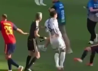 Paredes nije ni dobio crveni karton za udaranje španskih igrača, FIFA objasnila situaciju