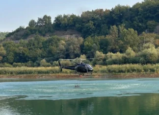 Helikopter KUCZ Zeničko-dobojskog kantona ugasio šumski požar kod Maglaja
