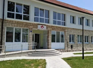 Liječnica Doma zdravlja Tomislavgrad odala počast Ratku Mladiću, HDZ traži otkaz