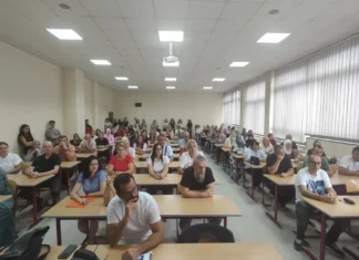 Veće stipendije za stipendiste Fondacije Hastor: U Zenici potpisani ugovori za novu školsku godinu