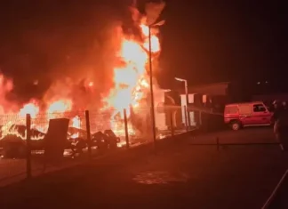 Izbio požar u krugu firme u Vitezu koja proizvodi jahte i kamp prikolice