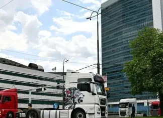 Danas veliki protest prijevoznika u Sarajevu: Usporavat će saobraćaj od Parlamenta BiH do Delegacije EU