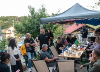 Pokret organizovao druženje sa mještanima Puhovca i Seoca (FOTO)