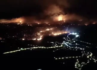 Požar na Braču: Morskim putem evakuisano oko 500 ljudi, kuće odbranjene