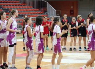 Šesnaesti Memorijal “Amna Fazlić” u Zenici: Dan ispunjen košarkom, emocijama i sjećanjem (FOTO)