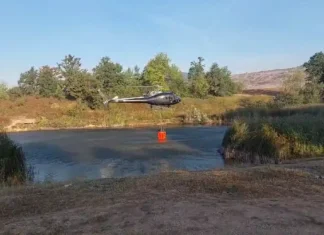 Helikopter Zeničko-dobojskog kantona gasio požar kod Kaknja (VIDEO)
