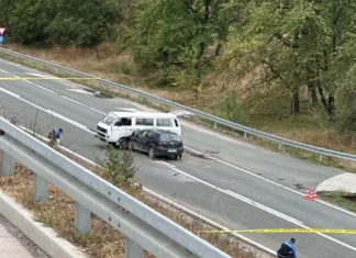 Saobraćajna nezgoda na M-17 kod Zenice, povrijeđeni vozač kombija i maloljetna osoba