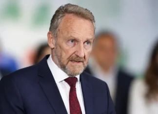 Da li je članstvo SDA okrenulo leđa Bakiru Izetbegoviću? Bakir Izetbegović