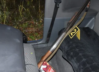 Policija u Tešnju pronašla oko 2,4 kilograma droge, pušku i 68 komada municije (FOTO)
