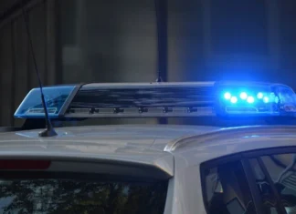 Policija uhapsila muškarca u Kiseljaku nakon pokušaja uklanjanja zastava s ljiljanima