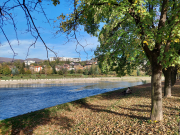 Sunčan jesenji dan izmamio šetače i danas u Zenici