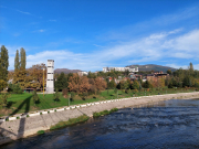 Sunčan jesenji dan izmamio šetače i danas u Zenici