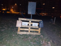 Na više lokacija u Zenici postavljene palete sa dobrovoljnim prilogom
