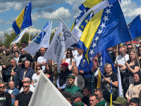 Rijeka ljudi na Smetovima kod Zenice podržala skup Rame Isaka "Domovina te zove"