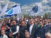 Rijeka ljudi na Smetovima kod Zenice podržala skup Rame Isaka "Domovina te zove"